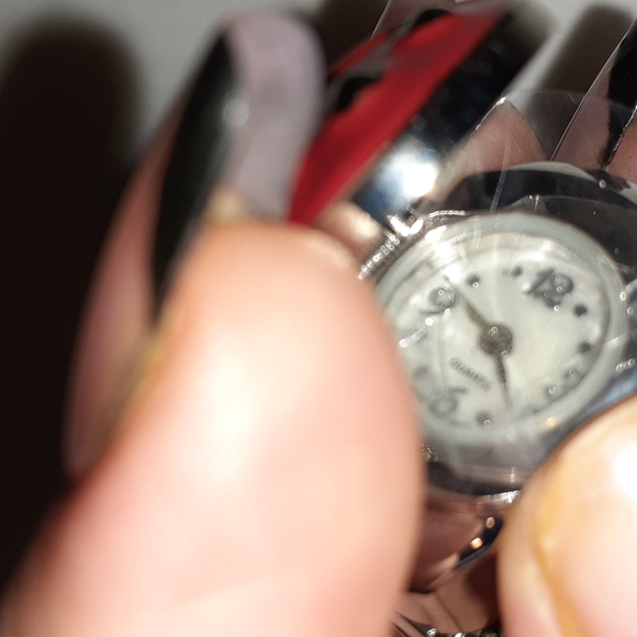 Spring Fling lady bug watch ring - Picture 5 of 5